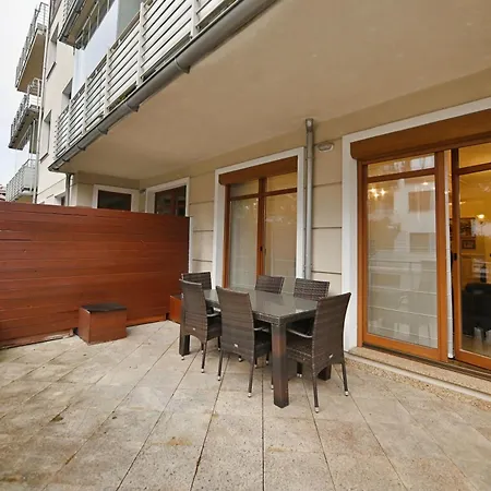 Large And Luxury 3city In With Two Balconies By Renters