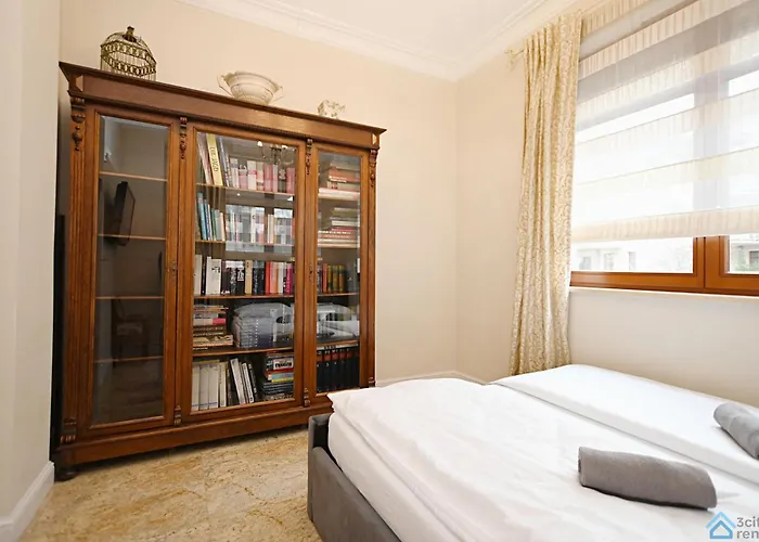 Large And Luxury 3city In With Two Balconies By Renters Appartamento Danzica